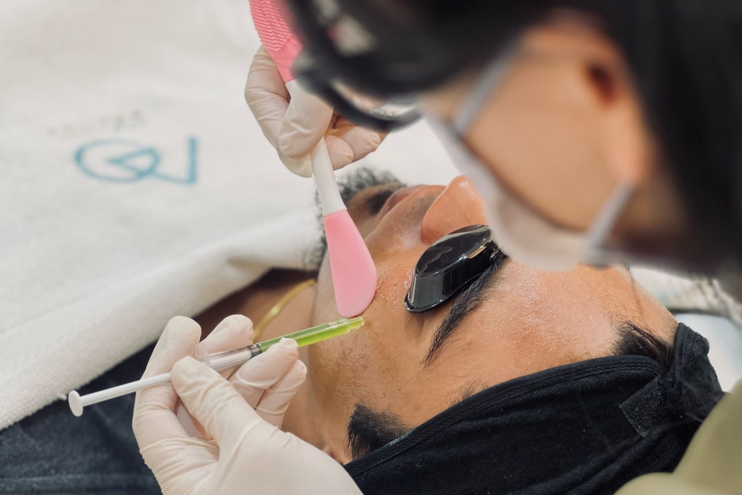 Illumina Peel session in progress at AOKLINIK Penang